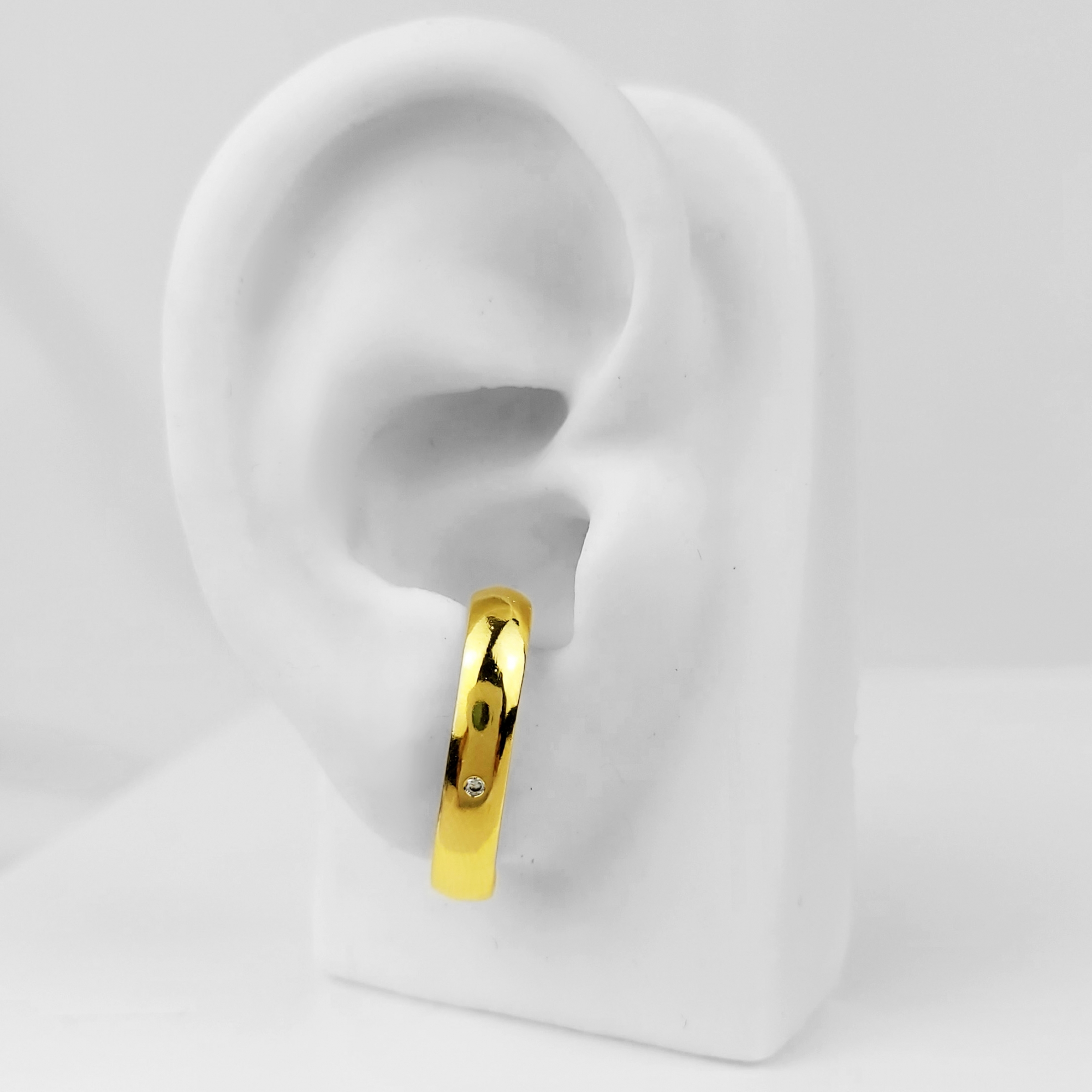 Brinco Ear Hook Liso Com  Zirconia Folheado Ouro 18K