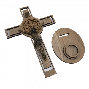 Crucifixo De Mesa Estilizado Medalha De São Bento Dourado Com Porta Vela 30 Cm