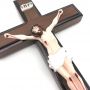 Crucifixo De Parede Madeira Cristo Em Resina 28 Cm