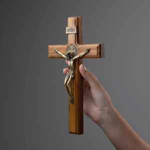 Crucifixo De Parede Madeira São Bento Metal Ouro Velho 26 Cm