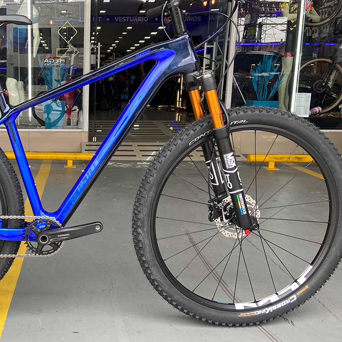 Bicicleta Redstone Evoque Carbon Aro 29 Shimano Deore 12V Freio A Disco Hidraulico Suspensao Com Trava Ar Azul