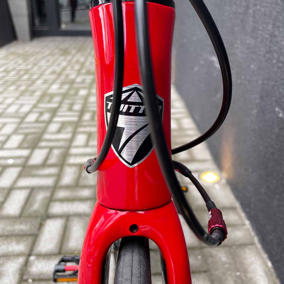 Bicicleta Twitter Thunder Disc Speed Carbono Shimano 105 22V Freio Disco Mecanico Vermelha