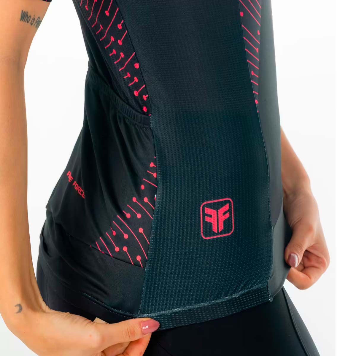 Camisa Freeforce Feminina Training  Traits Coral e Preta Ciclismo 22