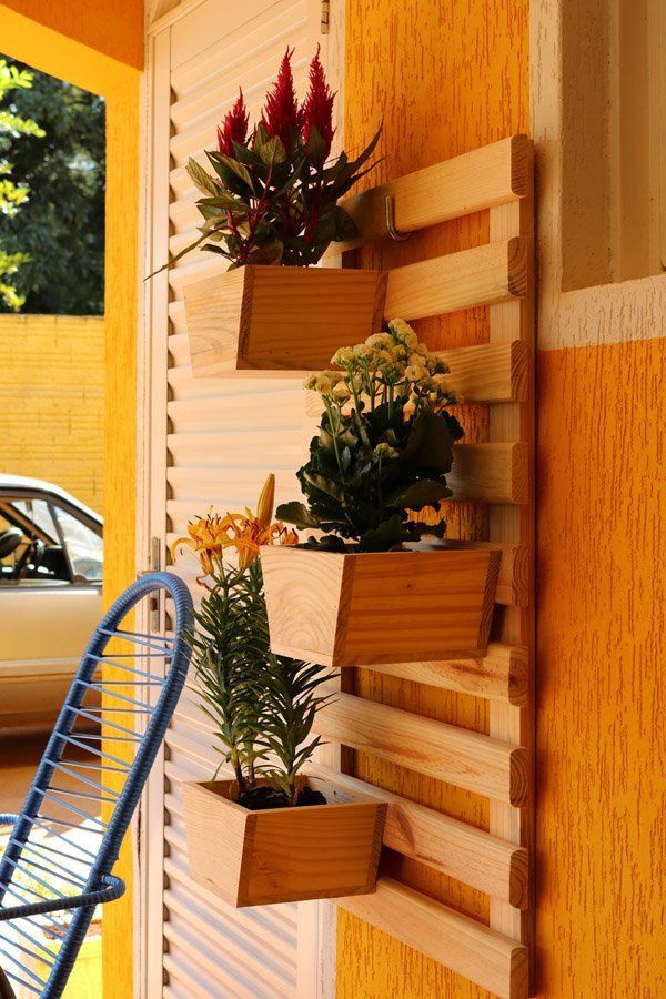 Jardim Vertical 100cm x 60cm com 3 vasos trapézio removíveis de madeira