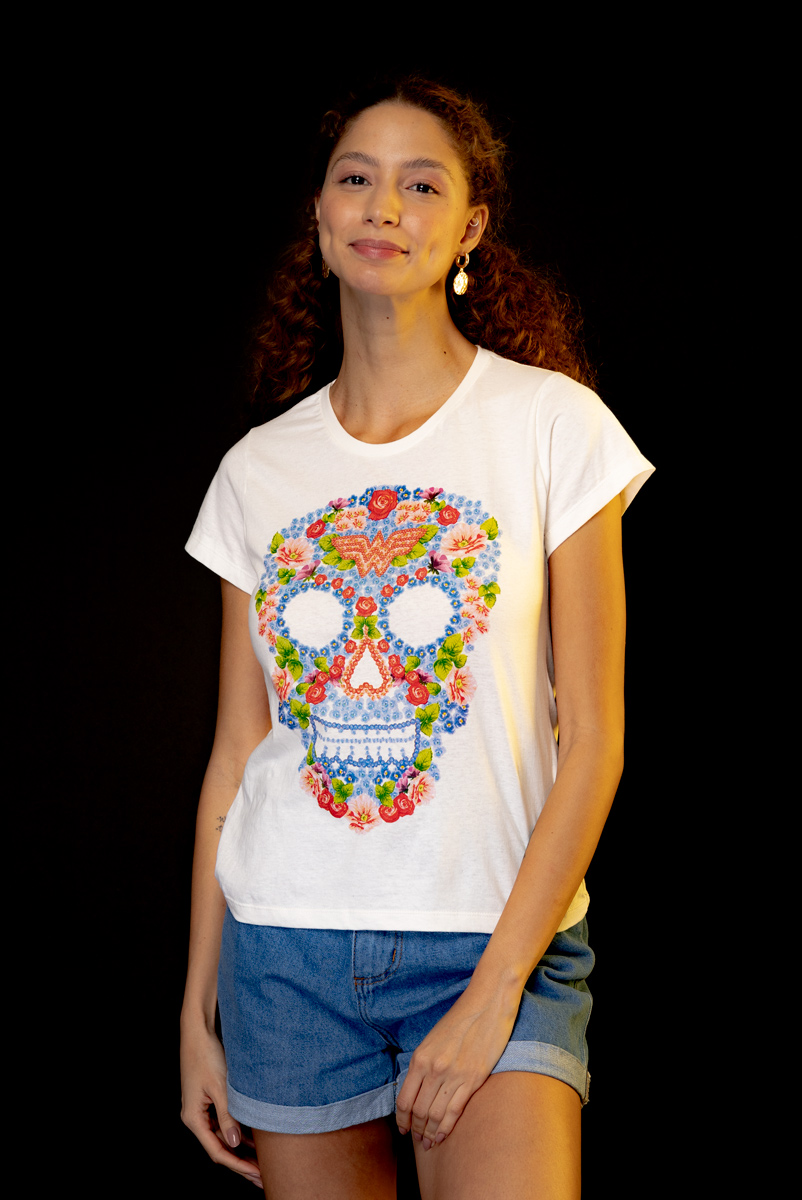 Camiseta Feminina Mulher Maravilha Caveira Colors