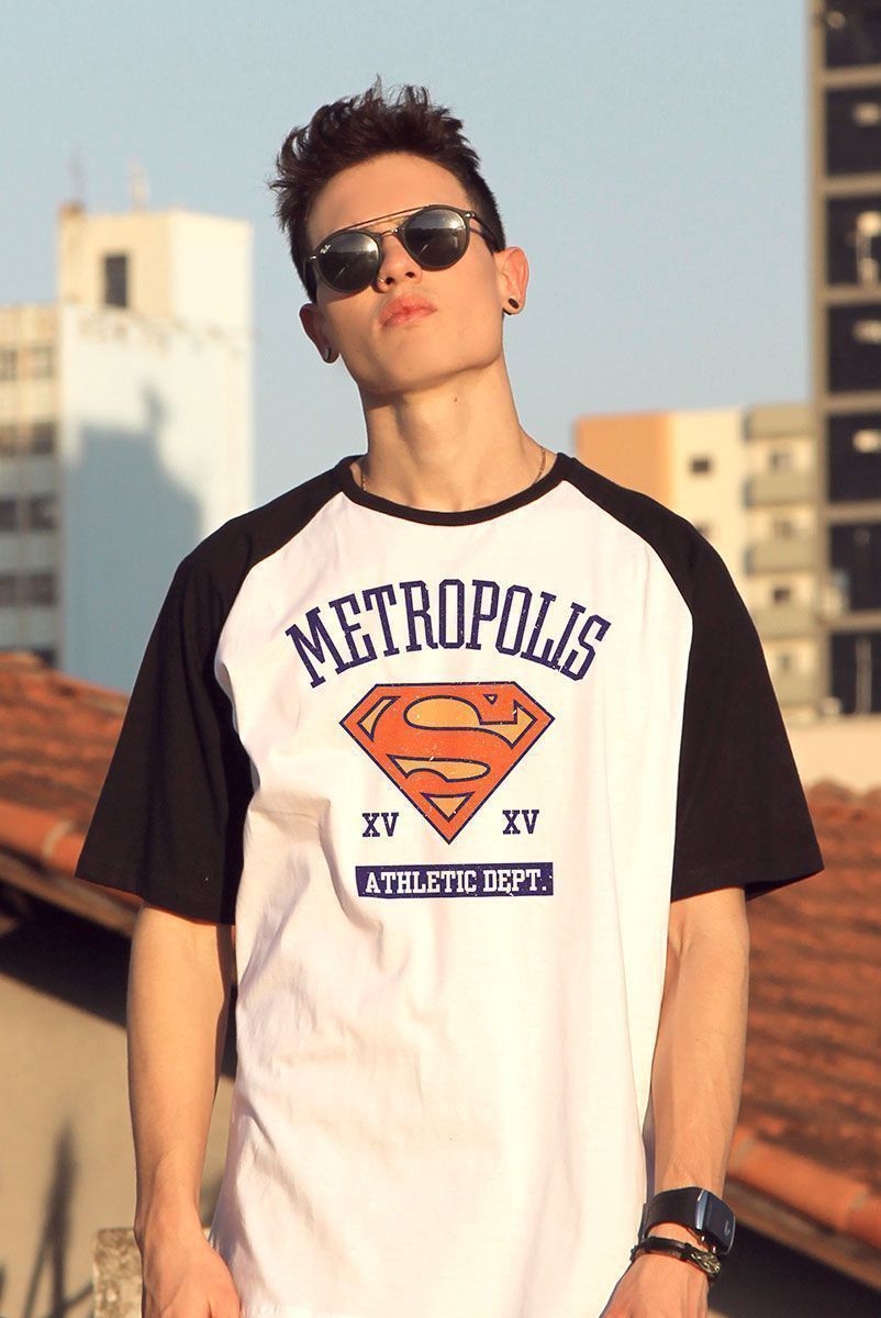 Camiseta Raglan Masculina Superman Metropolis