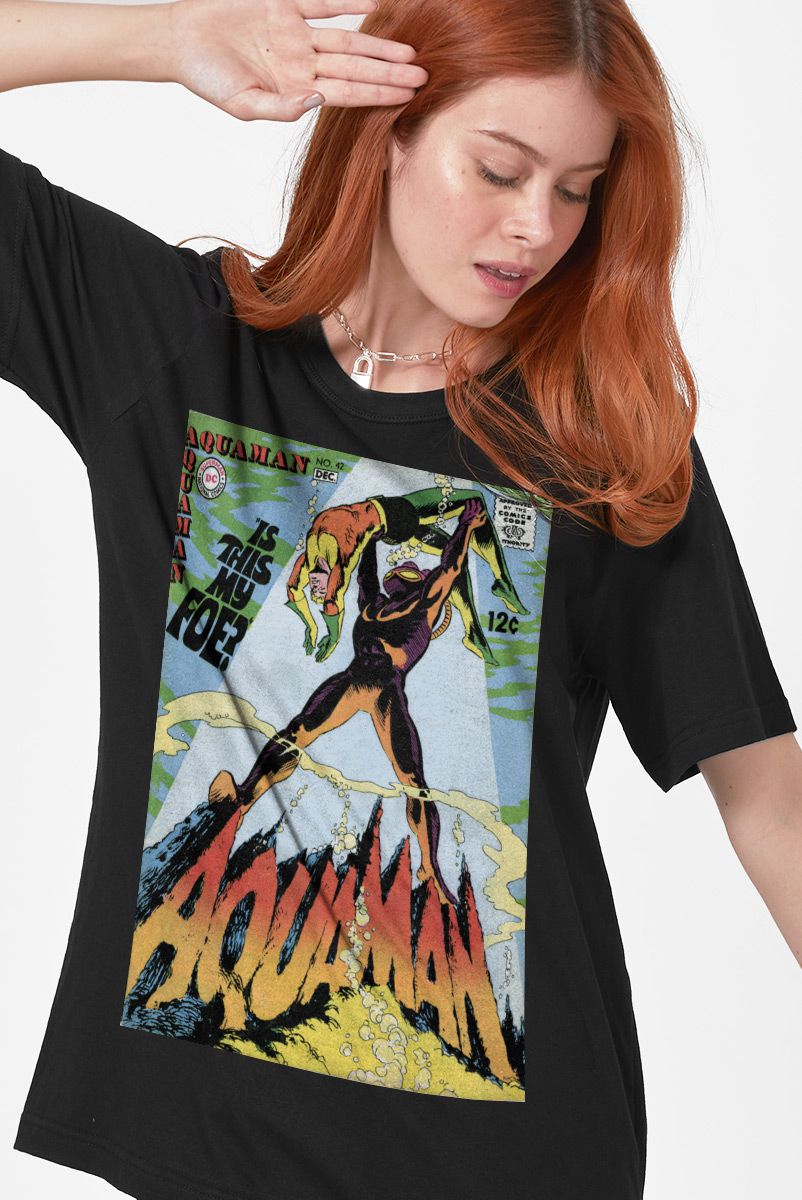T-shirt Feminina Aquaman e Black Manta Is This My Foe?