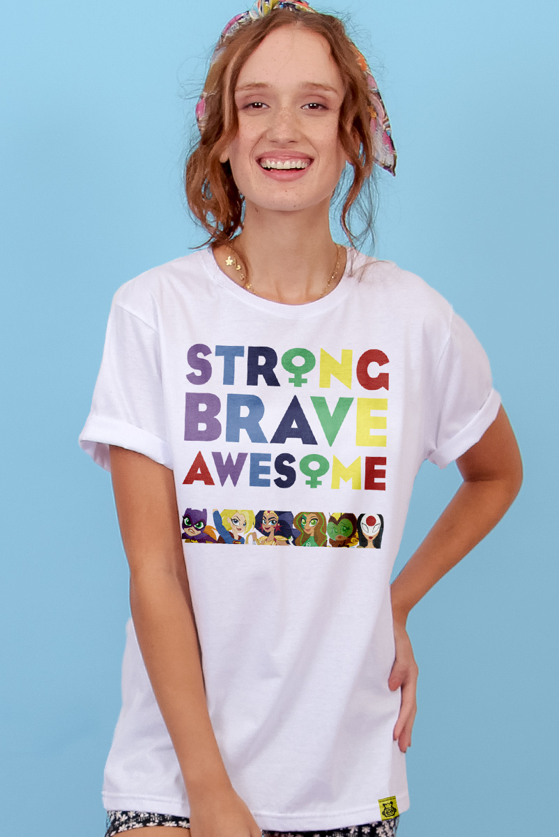 T-shirt Feminina Strange Brave