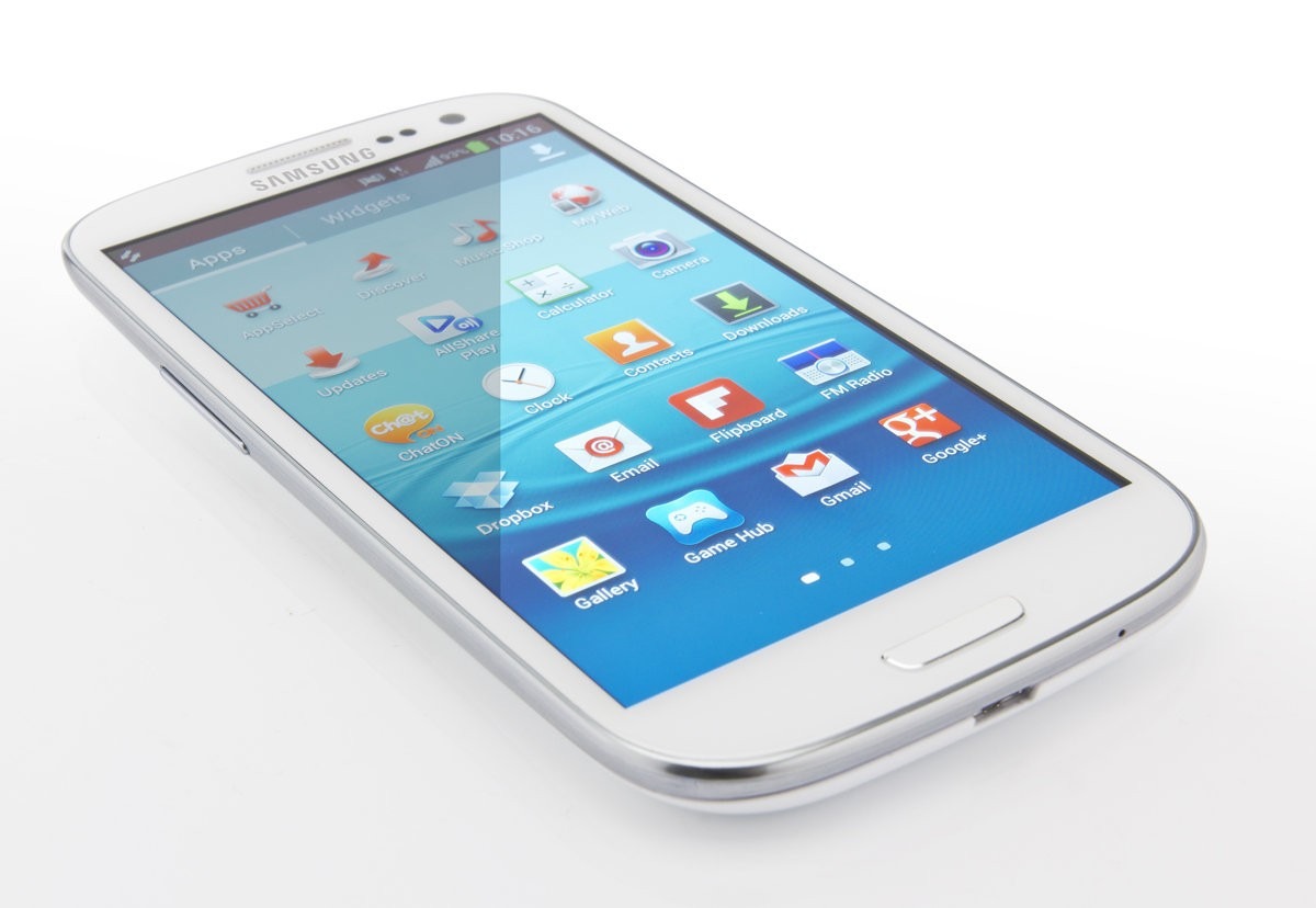 Smartphone Galaxy SIII I9300 Quad-Core 1.4GHz Tela 4.8 Super AMOLED Android 4.0 - Samsung