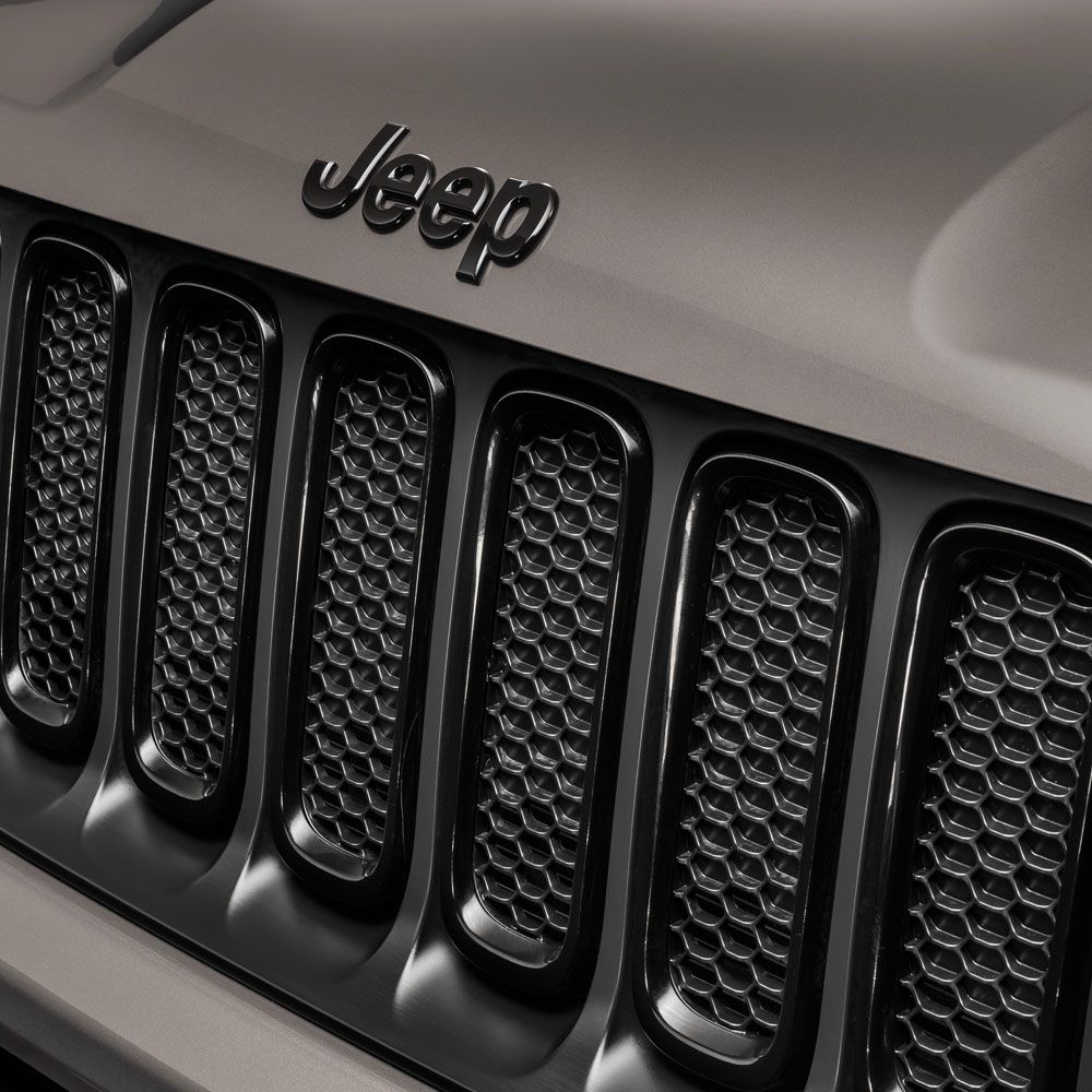 Kit Adesivo Preto Fosco e Emblema Preto Capô Jeep Renegade 2016 Até 2020