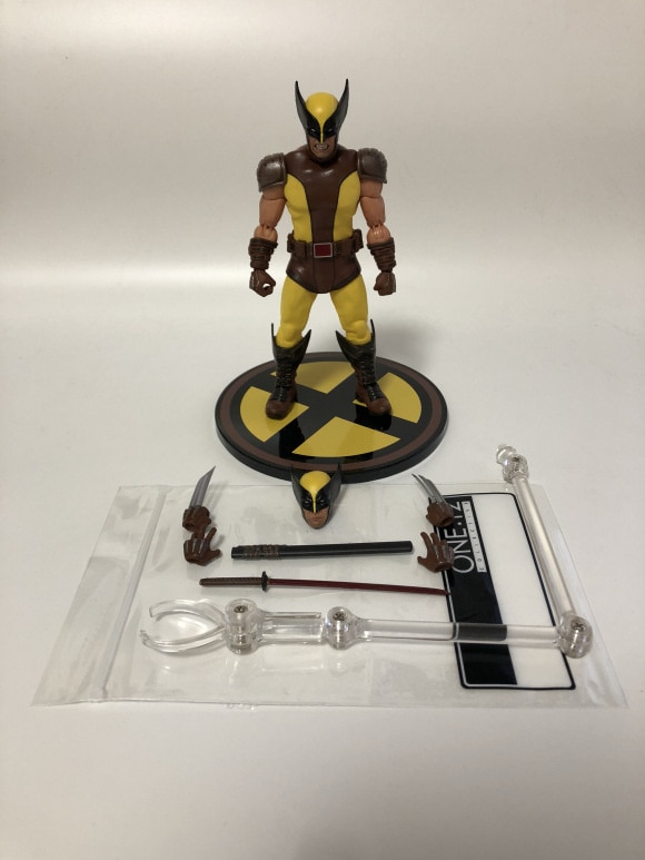 Action Figure Mezco Wolverine XMen