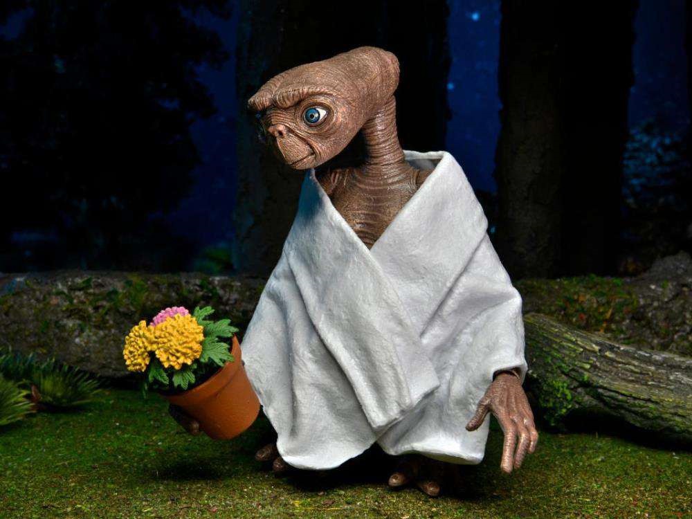 Action Figure Ultimate E.T: E.T O Extraterrestre Com Toalha De Banho Neca 40 Anos - MKP