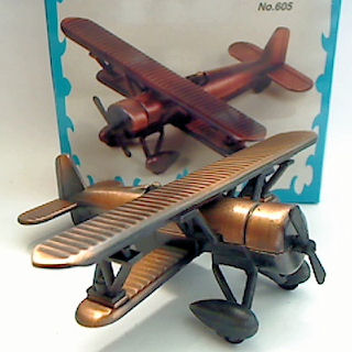 Apontador De Metal: Avião Biplano NO. 605
