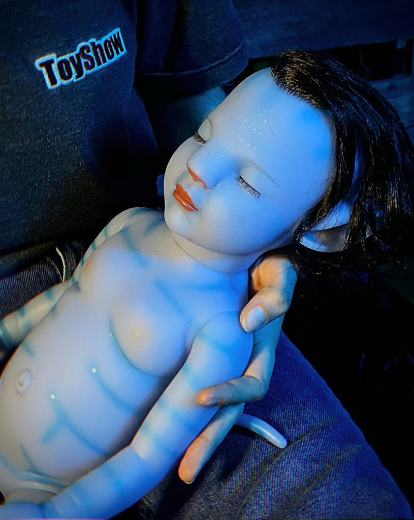 Boneca Silicone Simulação Bebê Newborn Avatar Brilha No Escuro - 50 cm