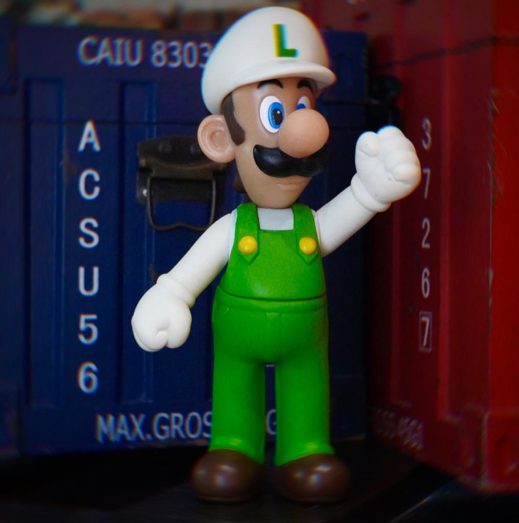 Boneco Luigi Fire: Super Mario Bros World (20Cm)