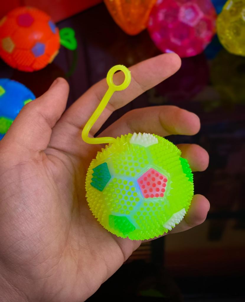 Brinquedo Bola Bolinha Futebol Elástica Com LED e Apito Amarelo - Ark Toys