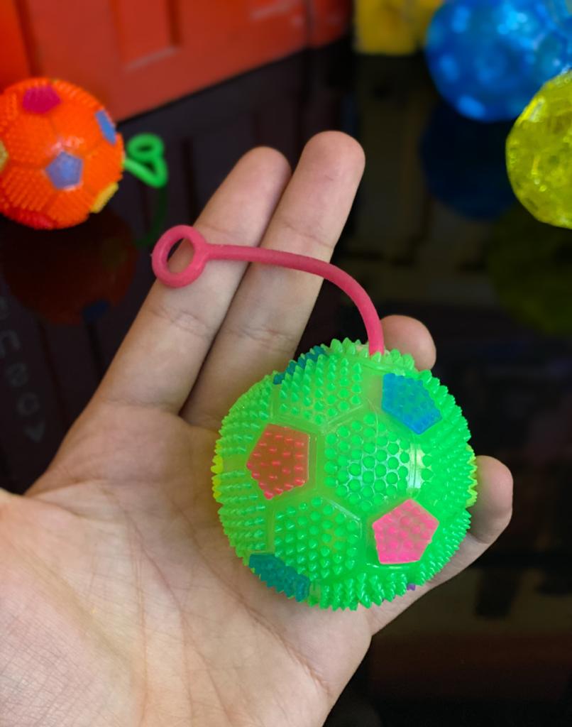 Brinquedo Bola Bolinha Futebol Elástica Com LED e Apito Verde - Ark Toys