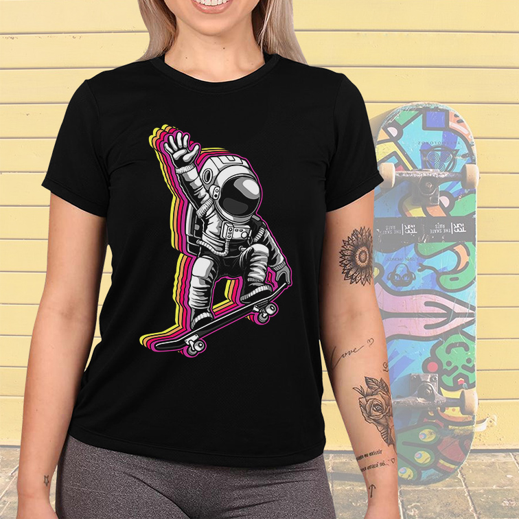 Camiseta Unissex Feminina Space Nasa Skate Astronauts Astronauta (Preta)  - CD