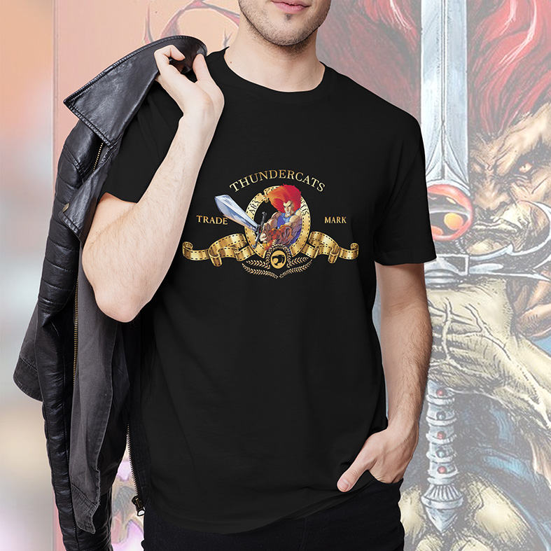 Camiseta Masculina Unissex Metro Goldwyn Mayer Lion Thundercats Espada Justiceira (Preta) - EV