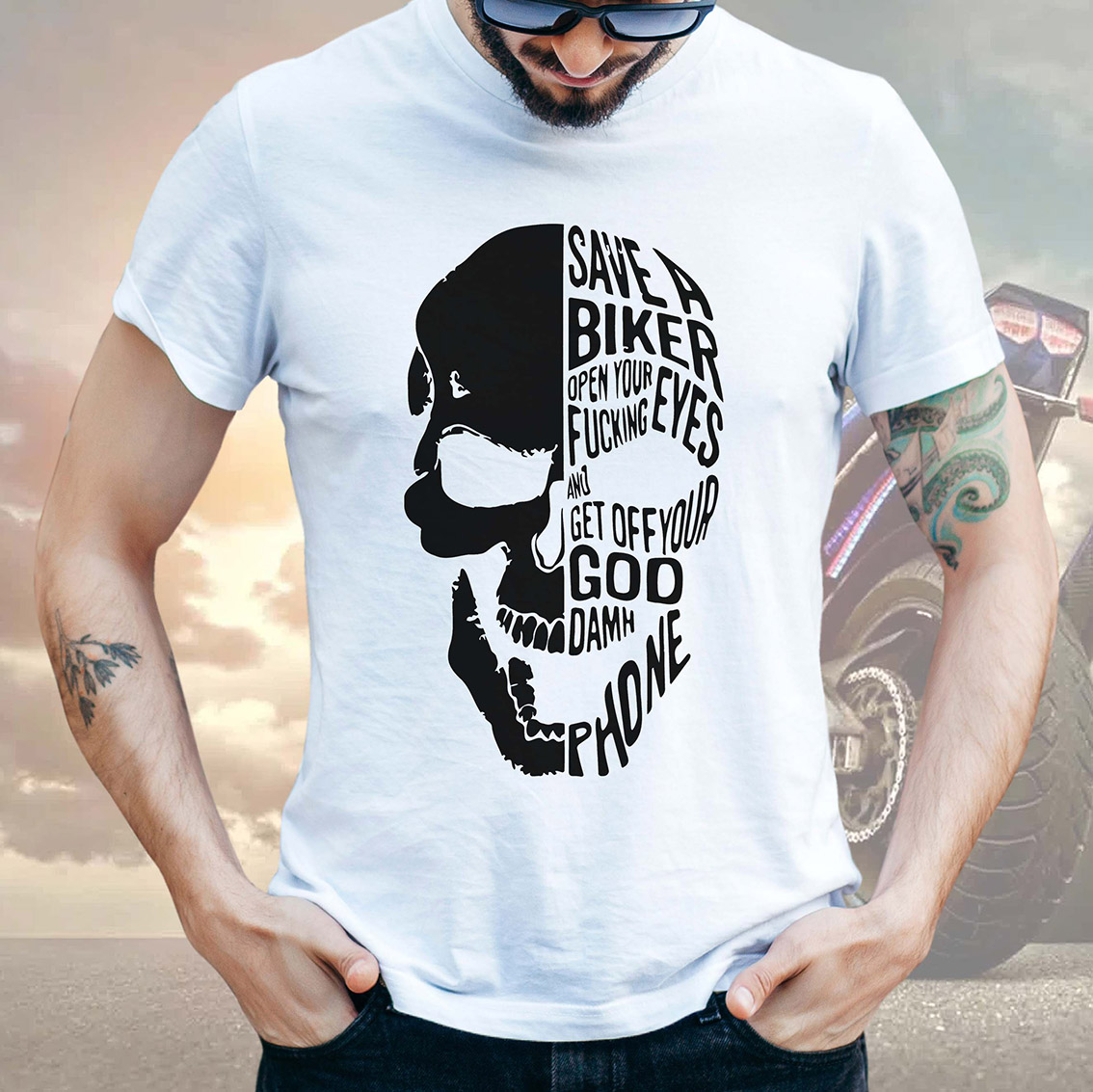 Camiseta Unissex Save a Biker Open Your Eyes Fucking And Get Off Your Goddamn Phone (Branca) - CD