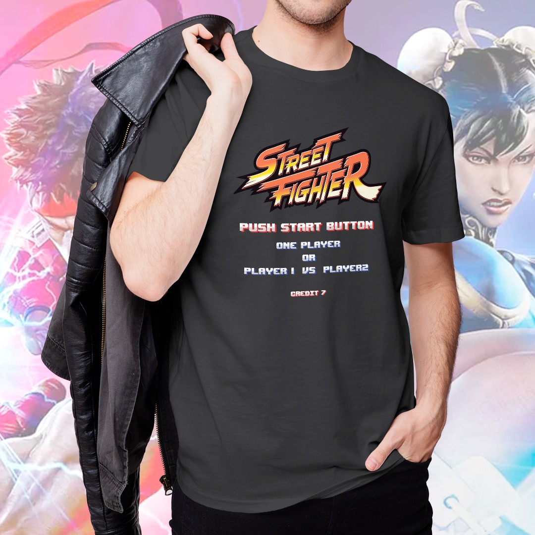 Camiseta Unissex Street Fighter Push Start Button Game (Cinza Chumbo) - CD