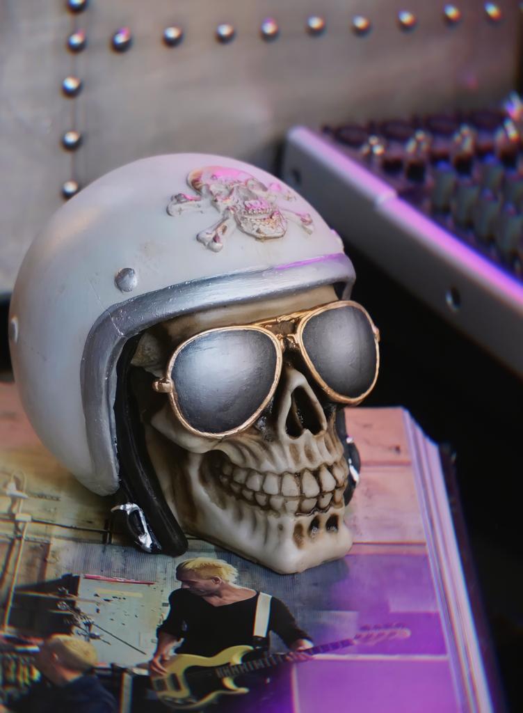Caveira Crânio Skull Decorativa Capacete Branco Motoqueiro Vintage
