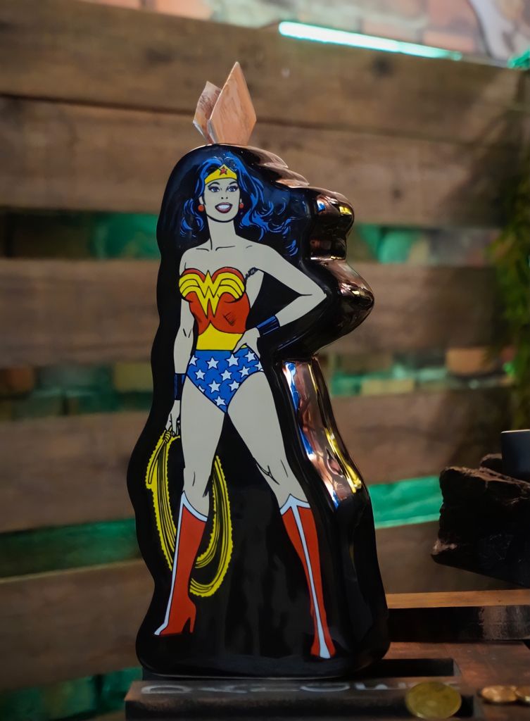 Cofre de Cerâmica 3D Mulher Maravilha Wonder Woman: Liga da Justiça Justice League - DC Comics