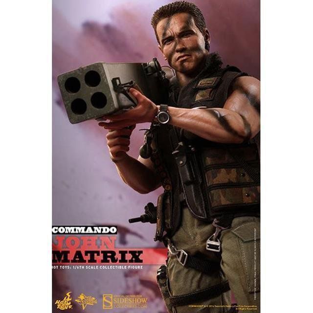 Commando John Matrix Escala 1/6 - Hot Toys