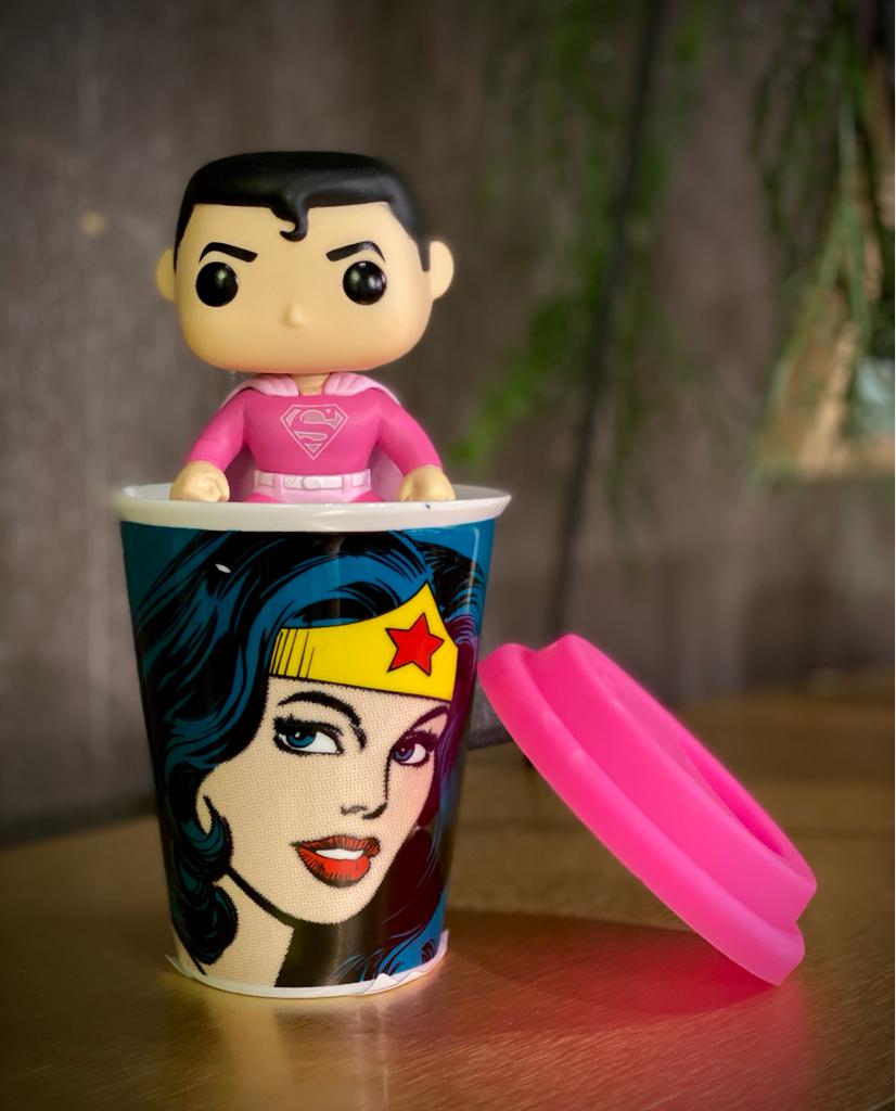 Copo com Tampa Silicone Mulher Maravilha Wonder Woman  DC Comics