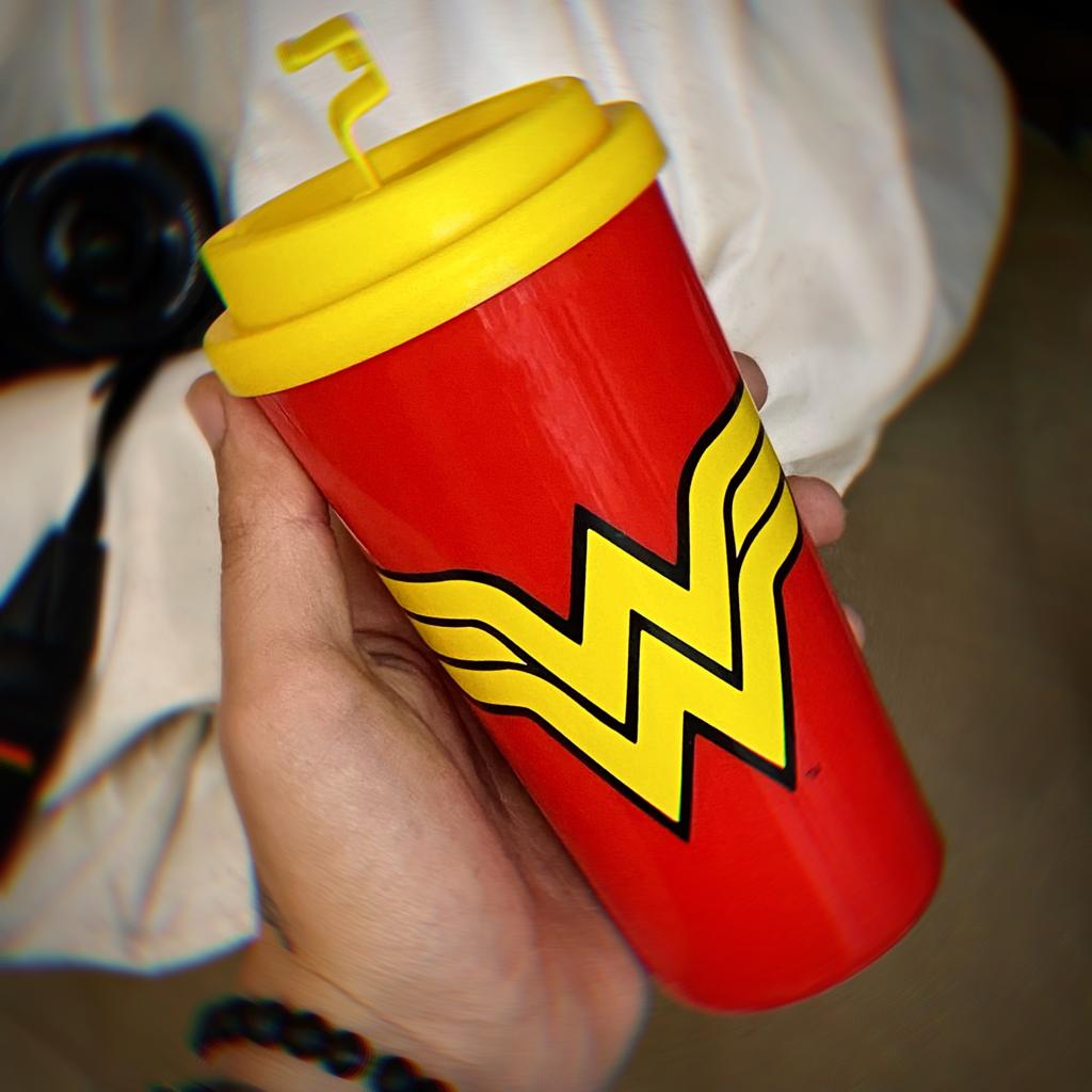 Copo Plástico Vermelho: Mulher-Maravilha (Wonder Woman)  500ml - Urban