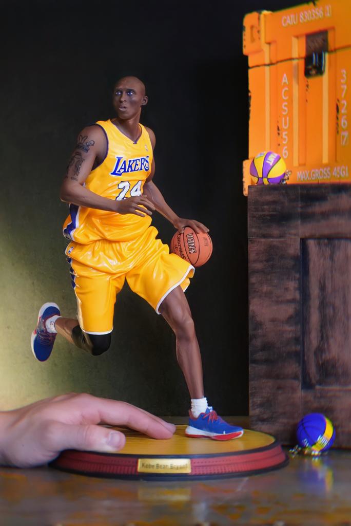 Estátua Colecionável Kobe Bryant: Los Angeles Lakers Basquete NBA Escala 1/6 - MKP
