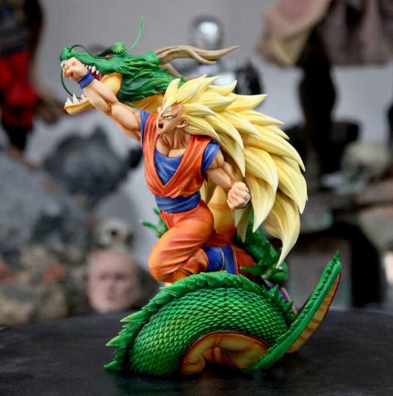 Estátua Goku Super Saiyan 3 Wrath of the Dragon Shenlong Verde: Dragon Ball Z - MKP