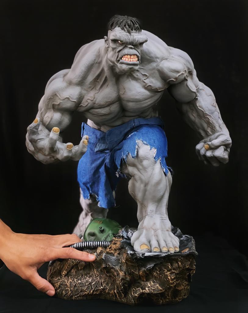 Estátua Hulk Grey (Cinza) Premium Format Escala 1/4 - Marvel Comics