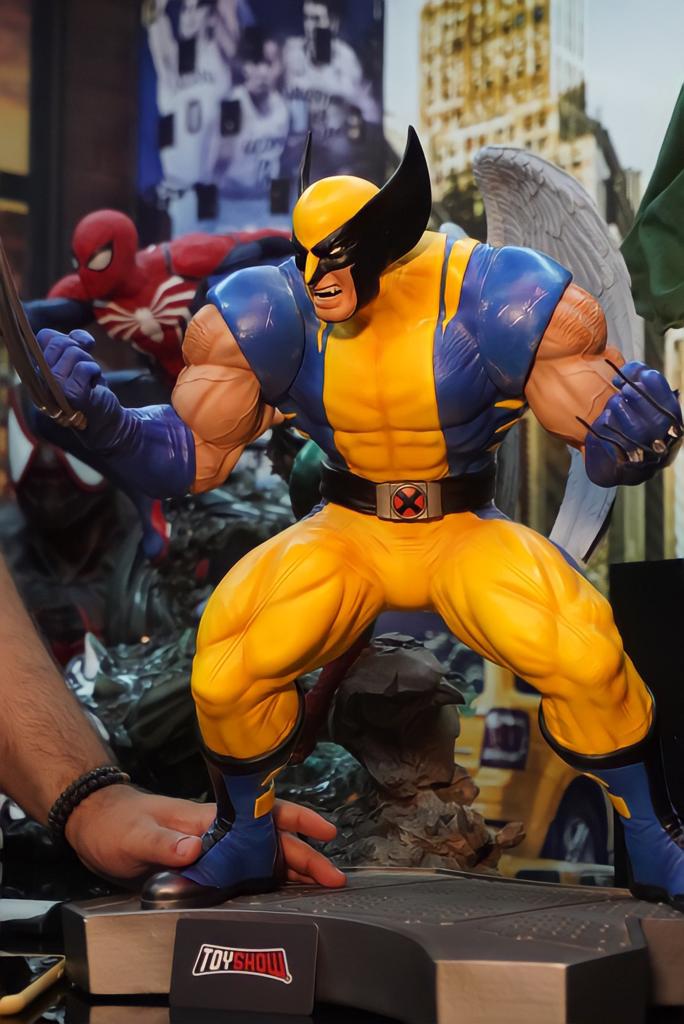 Estátua Wolverine: Marvel vs Capcom 3 Escala 1/3 - Hollywood Collectibles