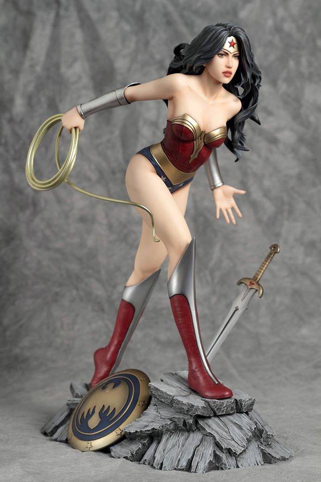Estátua Mulher Maravilha (Wonder Woman): DC Comics Fantasy Figure Gallery Escala 1/6 - Yamato