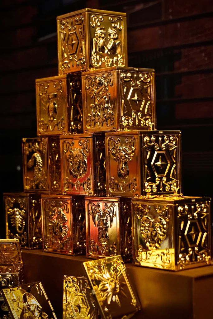 Kit Com 12 Caixa de Ouro Pandora Urna Armadura: Cavaleiros do Zodiáco