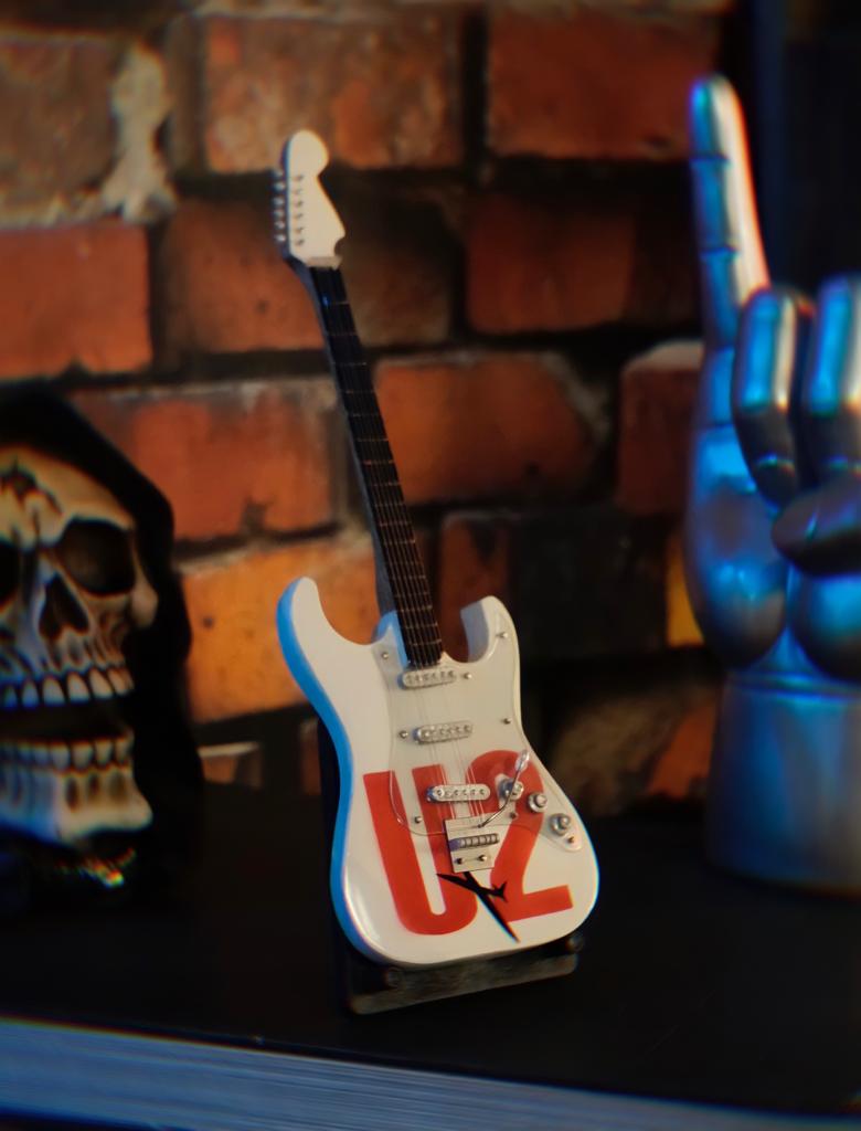 Mini Réplica Colecionável Decorativa Guitarra Banda U2: Rock and Roll RC-105