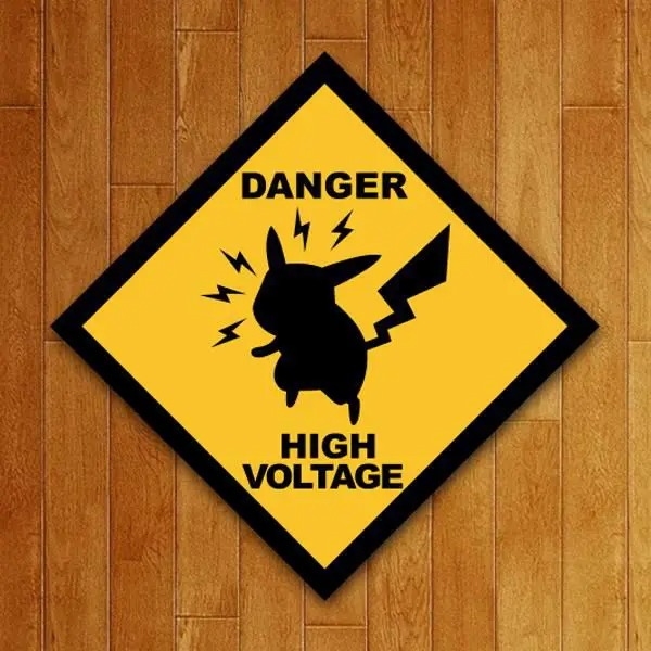 Placa Decorativa Cuidado Alta Voltagem Danger High Voltage Pikachu: Pokemon - Legião Nerd