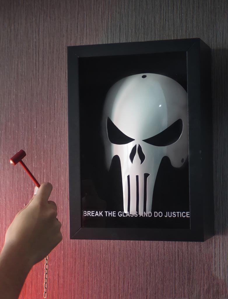 Quadro 3D Máscara com Caixa Quebre o Vidro e Faça Justiça Break The Glass and do Justice: O Justiceiro The Punisher - Marvel Comics