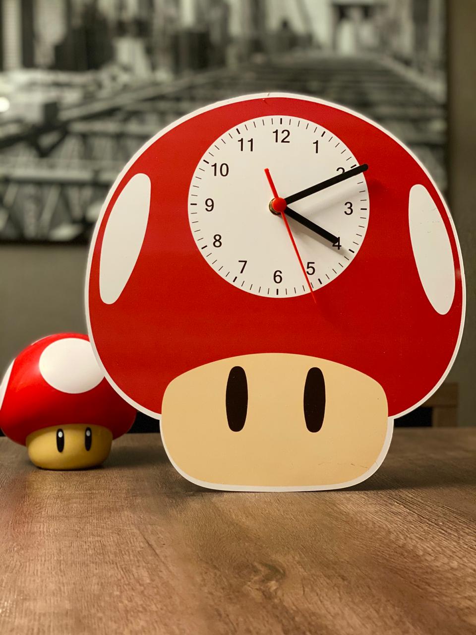 Relógio de Parede Cogumelo Vermelho: Super Mario Bros. - EV