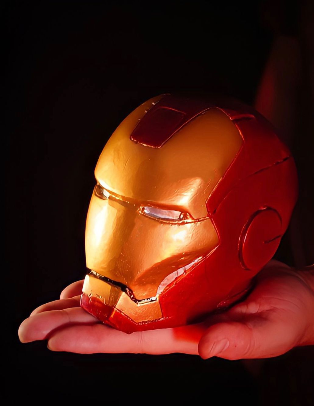 Replica Decorativa Capacete Homem de Ferro Iron Man Vingadores Avengers  Marvel Escala 1/2 12 cm