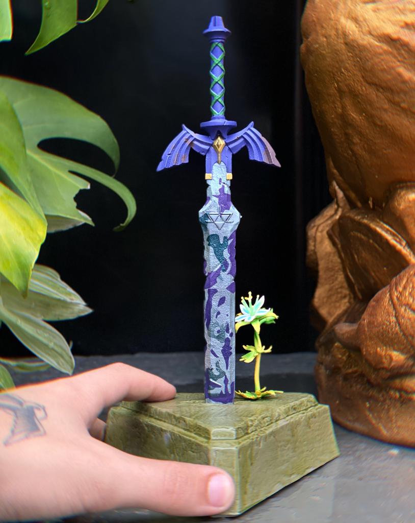 Réplica Estatua Memorial Master Sword: The Legends Of Zelda Skyward Sword Escala 1/12 25cm - MKP