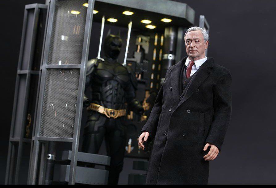 The Dark Knight Batman Armory Bruce Wayne & Alfred 1/6 - Hot Toys