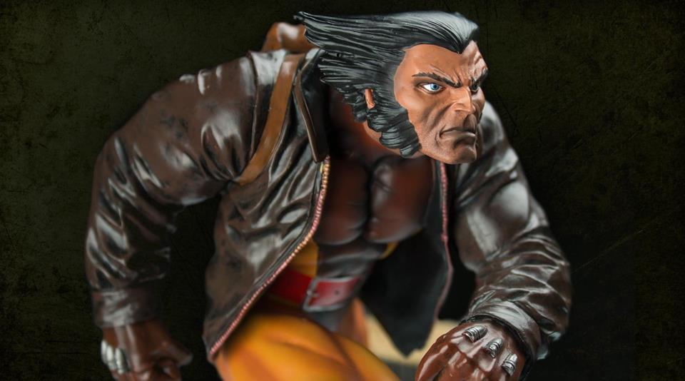 Wolverine In Snow Marvel Premiere Collection Estátua - Diamond Select