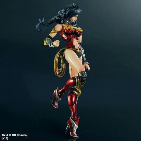 Wonder Woman Variant  Square Enix - Play Arts Kai