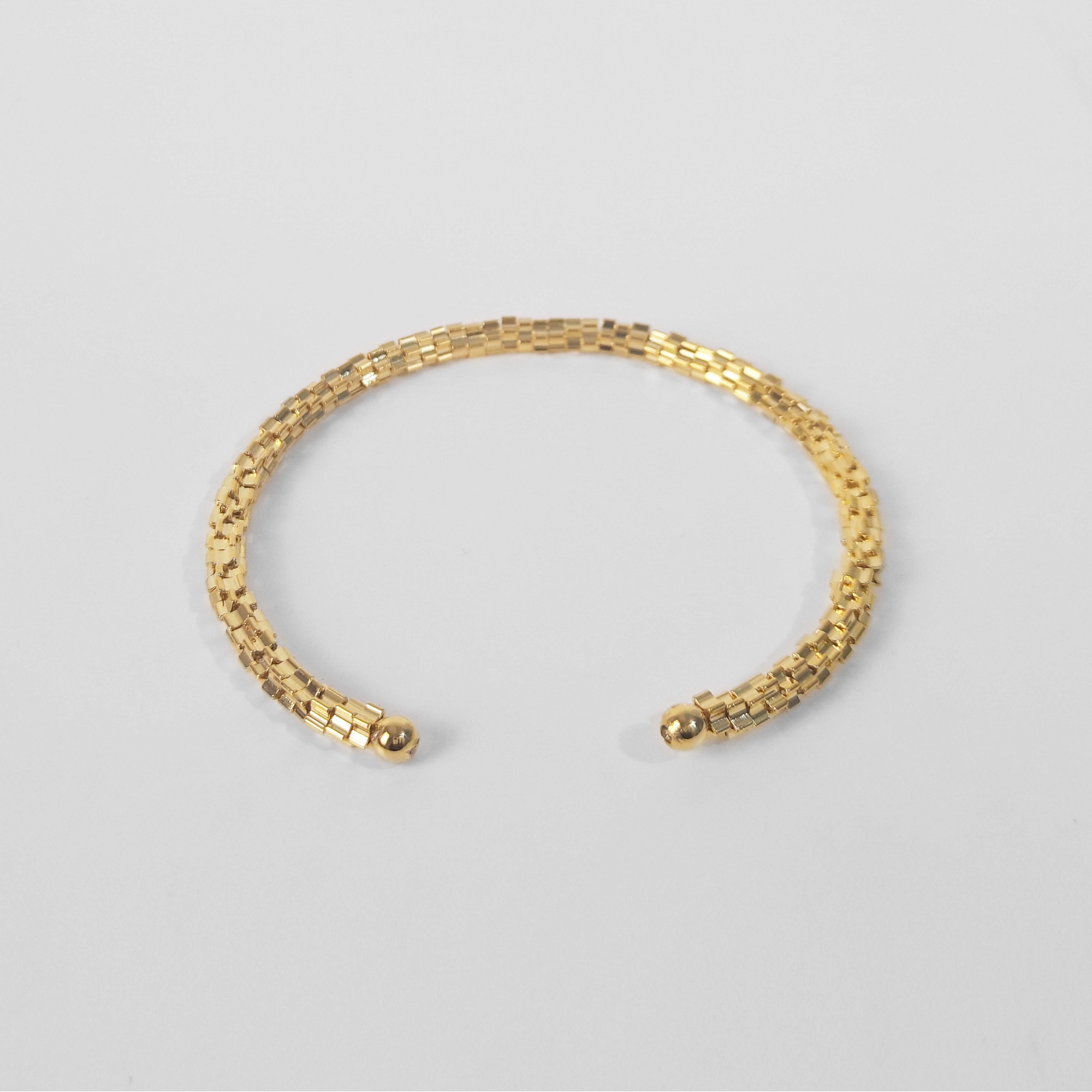 Bracelete Rígido Detalhes de Canutilhos Folheado a Ouro 18k - Lunozê Joias