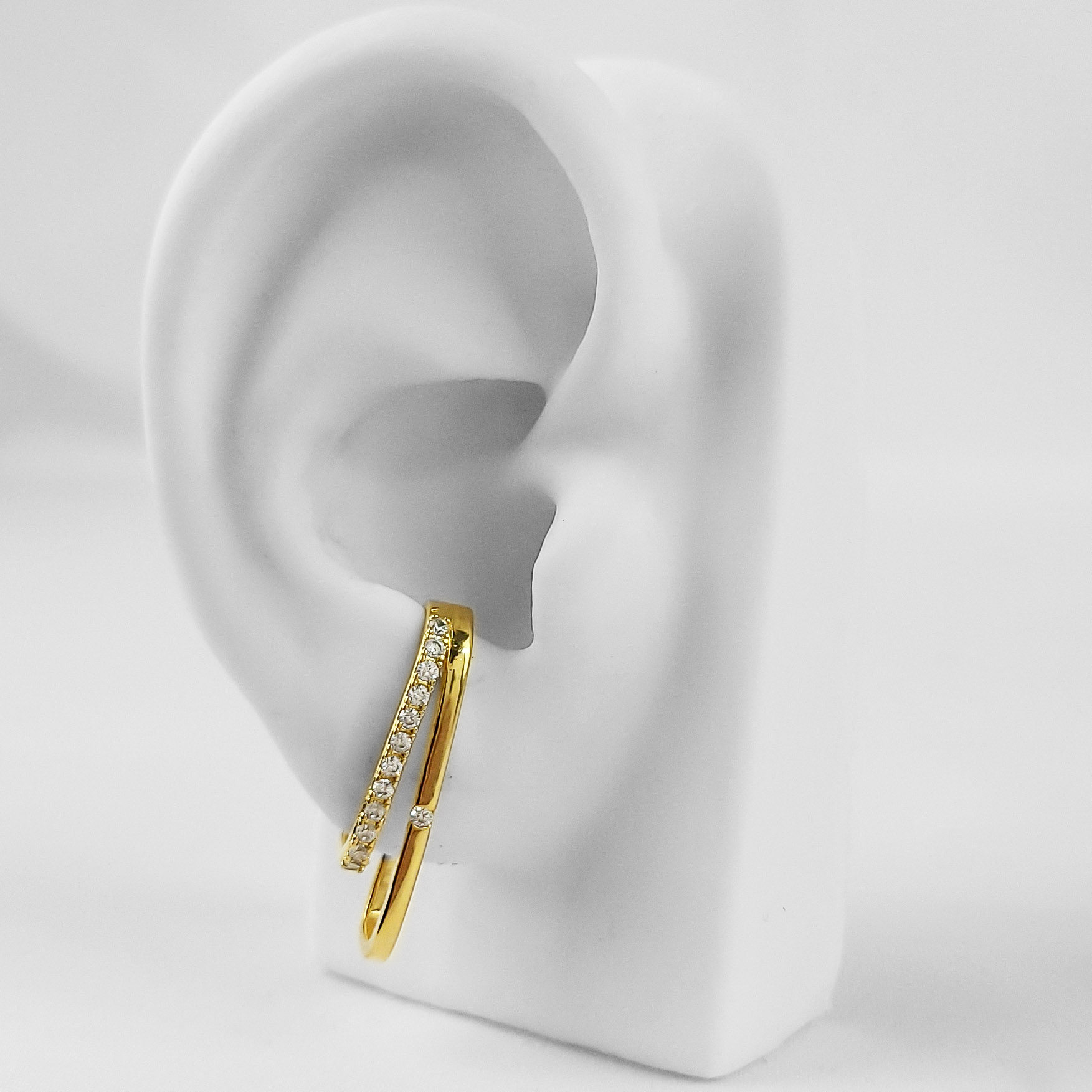 Brinco Piercing Fake Ear Hook Dois Fios com Zircônias Folheado a Ouro 18k