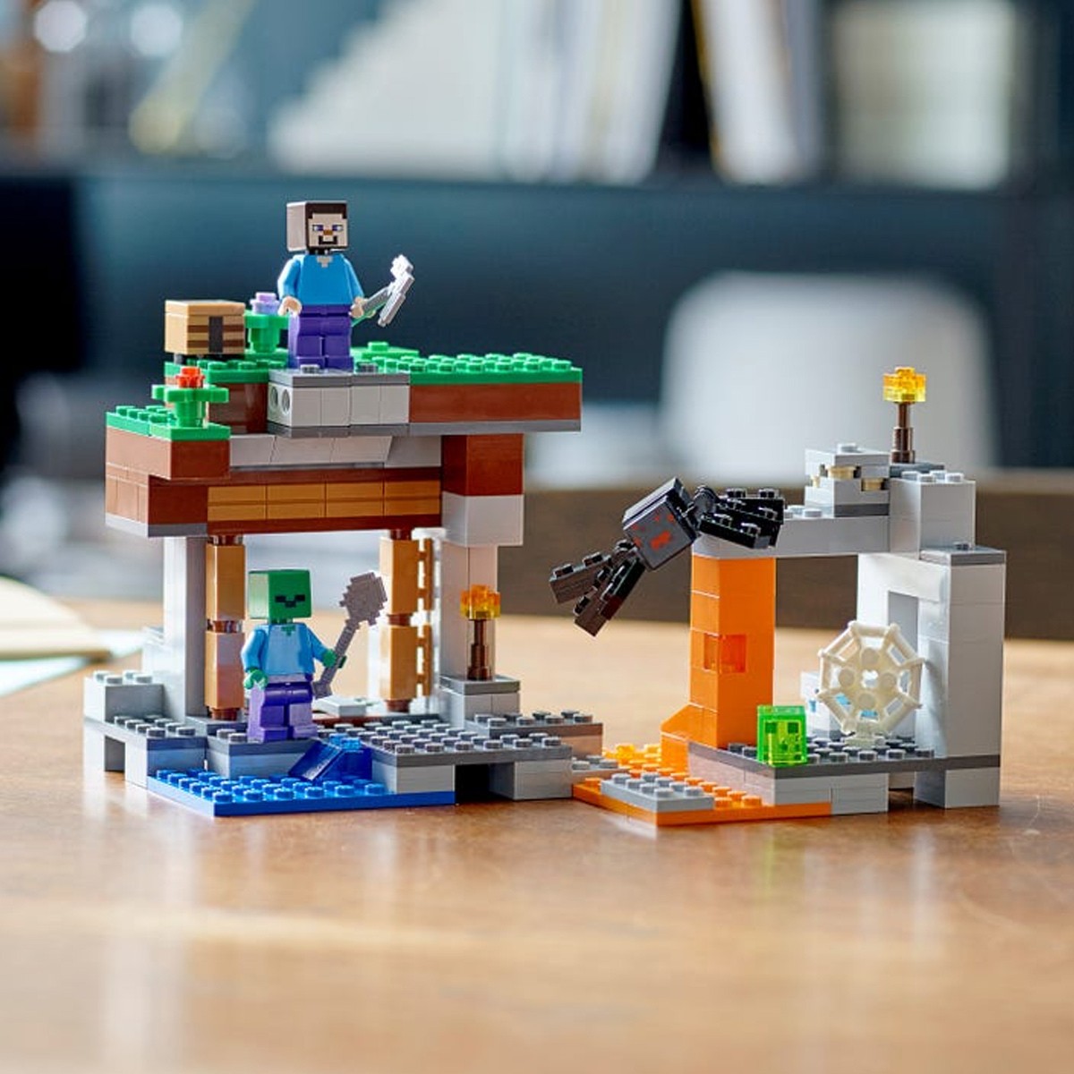 Brinquedo LEGO Minecraft A Mina Abandonada +7 Anos 248 Peças Blocos de Montar