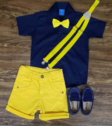 Bermuda Amarela com Suspensório e Camisa com Gravata