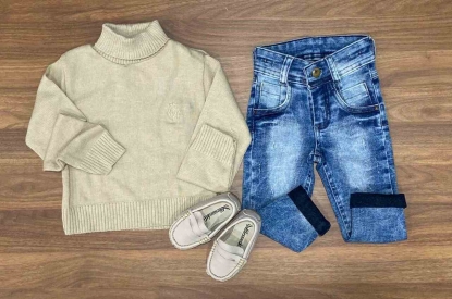 Cacharrel de Lã Gola Alta com Calça Jeans Infantil